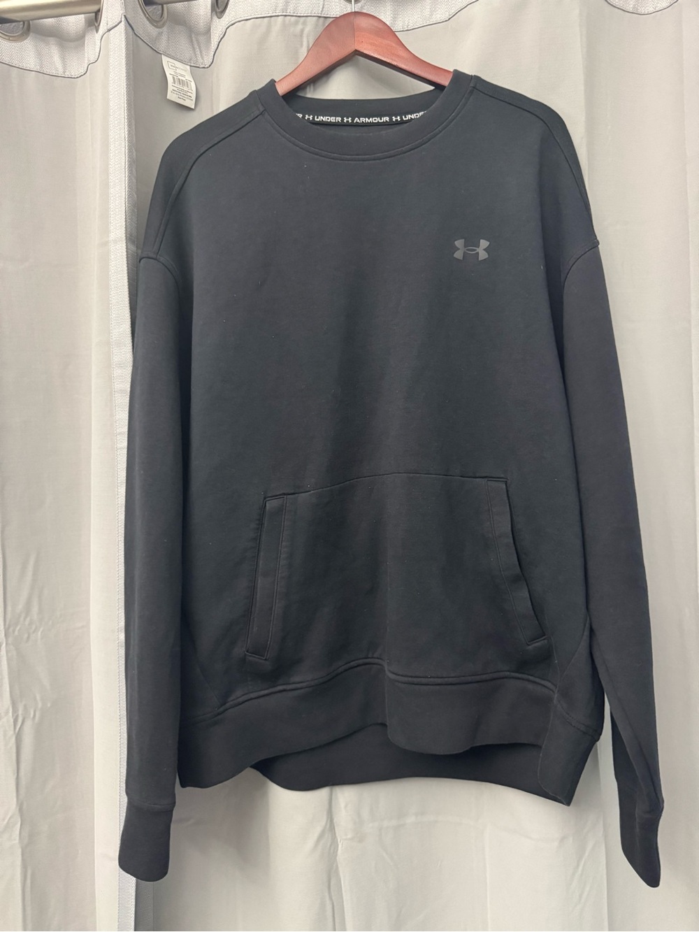 Under Armour Men’s Black soft Crewneck Sweatshirt - XL